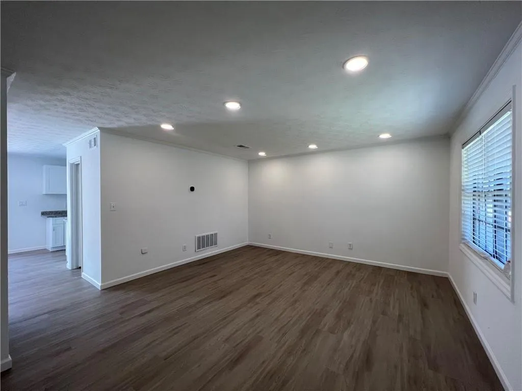 320 Winding River Drive Unit C, Sandy Springs, Georgia 30350, 2 Bedrooms Bedrooms, ,2 BathroomsBathrooms,Residential,Sold,320 Winding River Drive Unit C,7034343