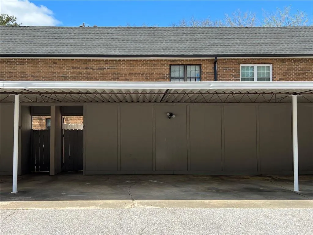 320 Winding River Drive Unit C, Sandy Springs, Georgia 30350, 2 Bedrooms Bedrooms, ,2 BathroomsBathrooms,Residential,Sold,320 Winding River Drive Unit C,7034343