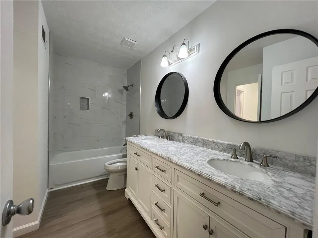 320 Winding River Drive Unit C, Sandy Springs, Georgia 30350, 2 Bedrooms Bedrooms, ,2 BathroomsBathrooms,Residential,Sold,320 Winding River Drive Unit C,7034343