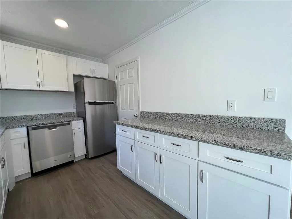 320 Winding River Drive Unit C, Sandy Springs, Georgia 30350, 2 Bedrooms Bedrooms, ,2 BathroomsBathrooms,Residential,Sold,320 Winding River Drive Unit C,7034343