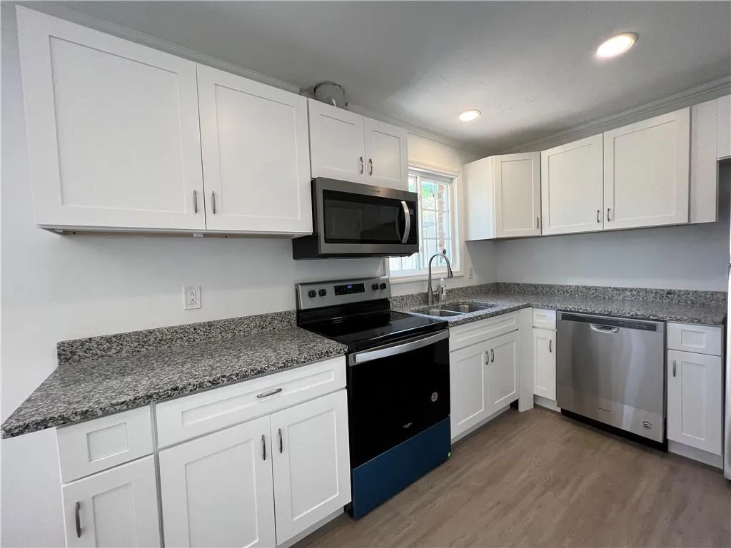 320 Winding River Drive Unit C, Sandy Springs, Georgia 30350, 2 Bedrooms Bedrooms, ,2 BathroomsBathrooms,Residential,Sold,320 Winding River Drive Unit C,7034343