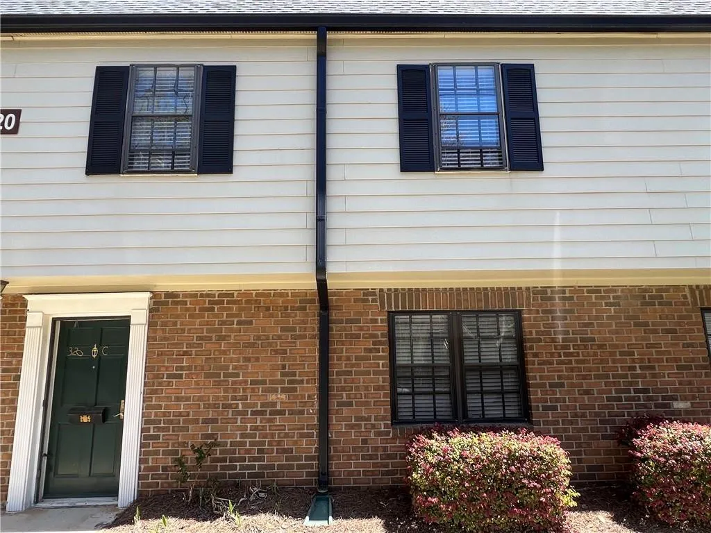 320 Winding River Drive Unit C, Sandy Springs, Georgia 30350, 2 Bedrooms Bedrooms, ,2 BathroomsBathrooms,Residential,Sold,320 Winding River Drive Unit C,7034343