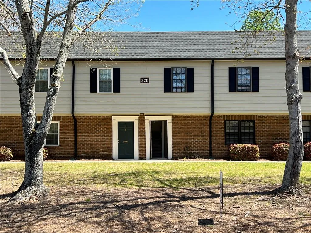 320 Winding River Drive Unit C, Sandy Springs, Georgia 30350, 2 Bedrooms Bedrooms, ,2 BathroomsBathrooms,Residential,Sold,320 Winding River Drive Unit C,7034343