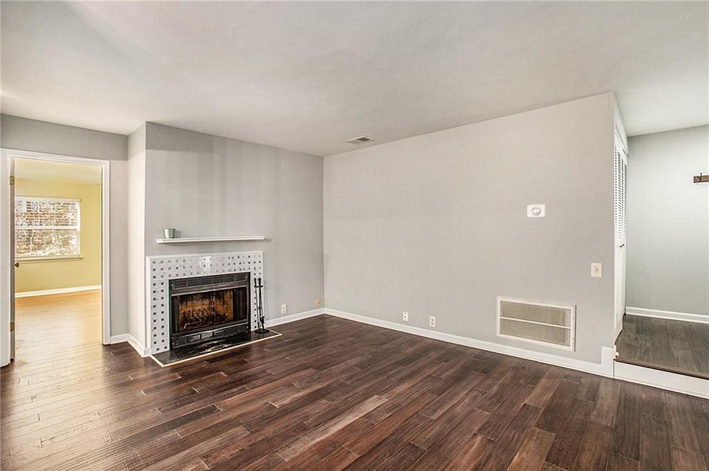 76 Dunwoody Springs Drive Unit A, Sandy Springs, Georgia 30328, 2 Bedrooms Bedrooms, ,2 BathroomsBathrooms,Residential,Sold,76 Dunwoody Springs Drive Unit A,7314475