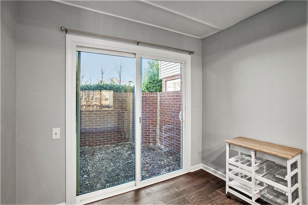 76 Dunwoody Springs Drive Unit A, Sandy Springs, Georgia 30328, 2 Bedrooms Bedrooms, ,2 BathroomsBathrooms,Residential,Sold,76 Dunwoody Springs Drive Unit A,7314475