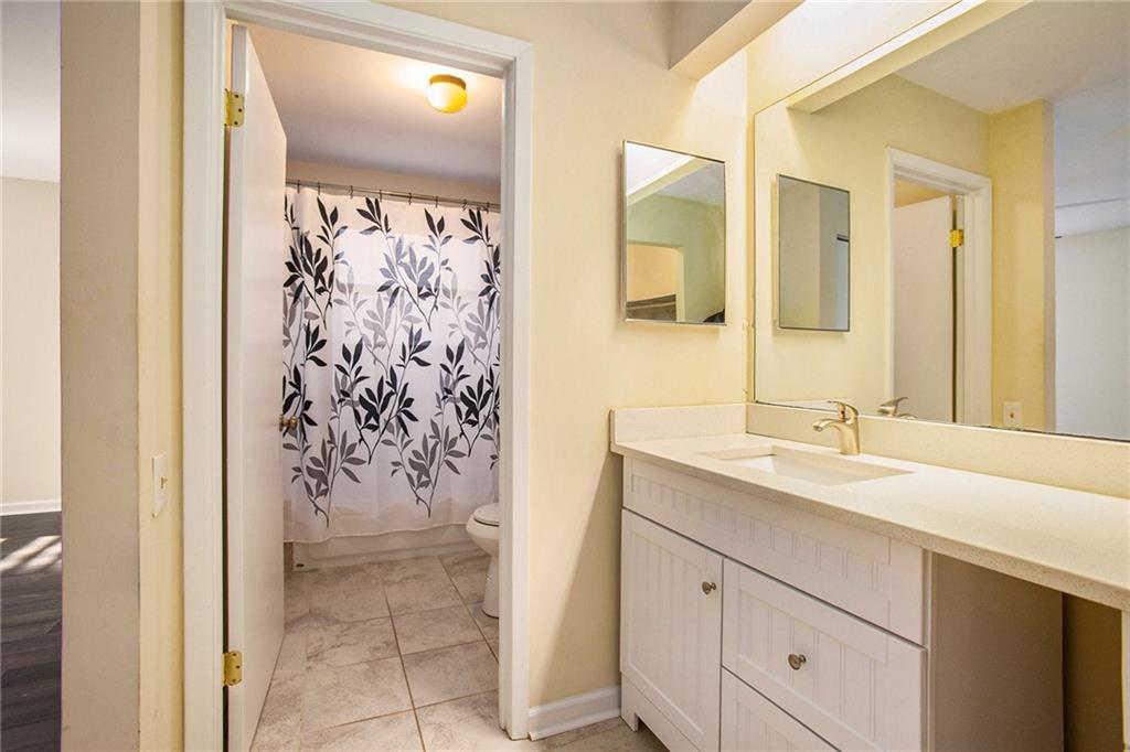 76 Dunwoody Springs Drive Unit A, Sandy Springs, Georgia 30328, 2 Bedrooms Bedrooms, ,2 BathroomsBathrooms,Residential,Sold,76 Dunwoody Springs Drive Unit A,7314475