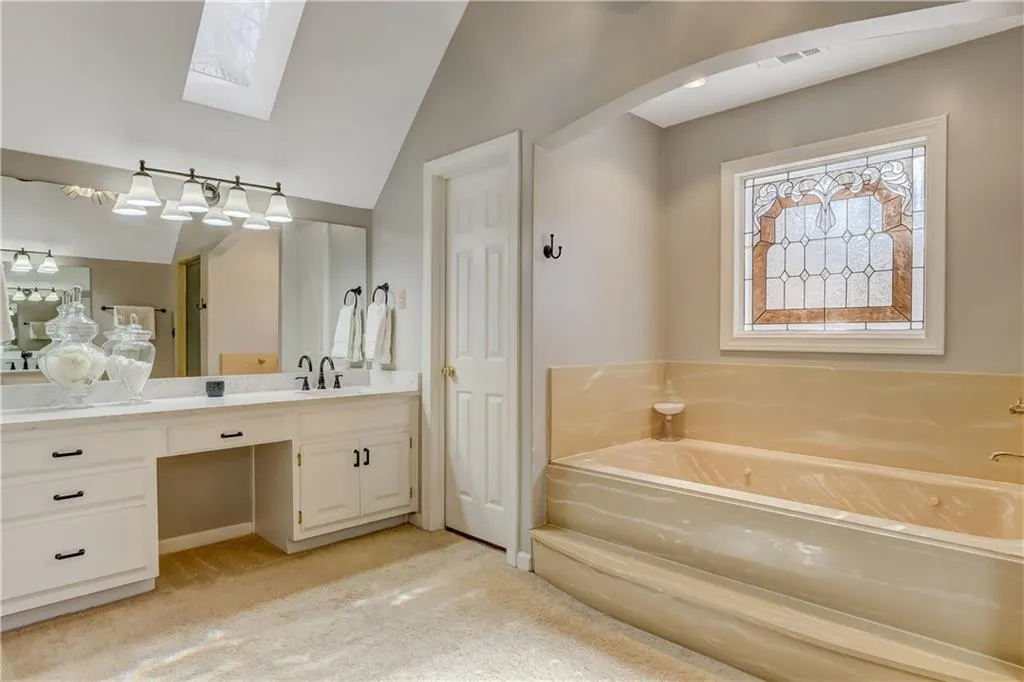 8265 Habersham Waters Road, Atlanta, Georgia 30350, 5 Bedrooms Bedrooms, ,4 BathroomsBathrooms,Residential,Sold,8265 Habersham Waters Road,7019946