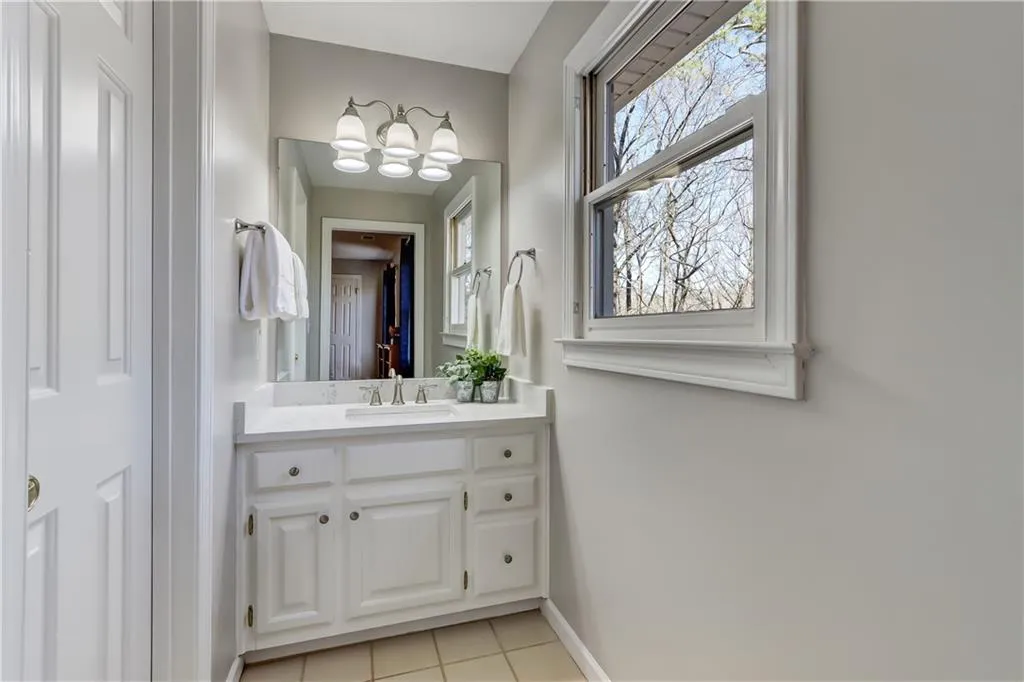 8265 Habersham Waters Road, Atlanta, Georgia 30350, 5 Bedrooms Bedrooms, ,4 BathroomsBathrooms,Residential,Sold,8265 Habersham Waters Road,7019946