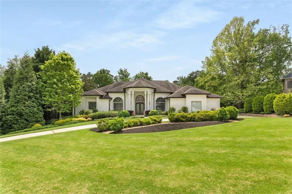 100 Dunwoody Creek Court, Atlanta, Georgia 30350, 5 Bedrooms Bedrooms, ,7 BathroomsBathrooms,Residential,Sold,100 Dunwoody Creek Court,7511060
