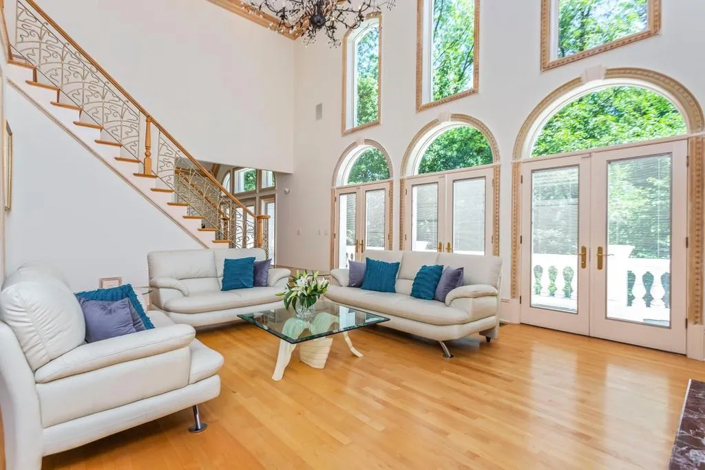 655 Fair Oaks Manor, Sandy Springs, Georgia 30327, 5 Bedrooms Bedrooms, ,6 BathroomsBathrooms,Residential,Sold,655 Fair Oaks Manor,6733564