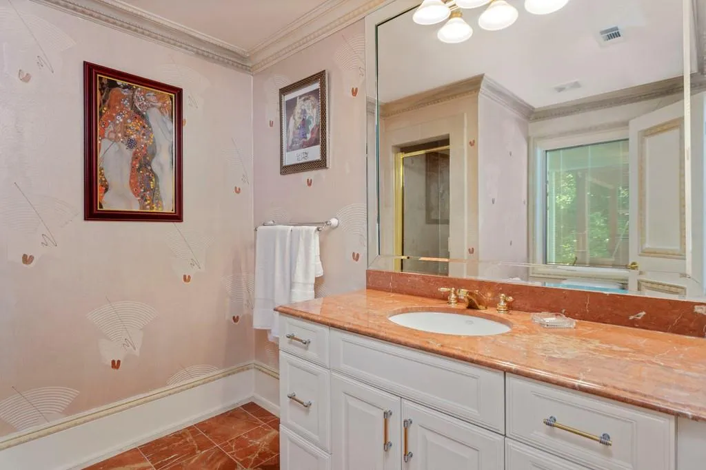 655 Fair Oaks Manor, Sandy Springs, Georgia 30327, 5 Bedrooms Bedrooms, ,6 BathroomsBathrooms,Residential,Sold,655 Fair Oaks Manor,6733564