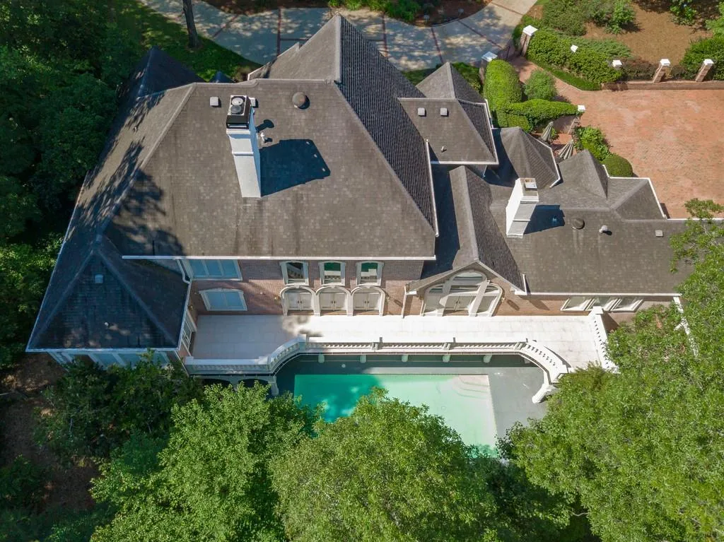 655 Fair Oaks Manor, Sandy Springs, Georgia 30327, 5 Bedrooms Bedrooms, ,6 BathroomsBathrooms,Residential,Sold,655 Fair Oaks Manor,6733564