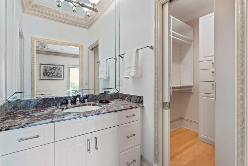 655 Fair Oaks Manor, Sandy Springs, Georgia 30327, 5 Bedrooms Bedrooms, ,6 BathroomsBathrooms,Residential,Sold,655 Fair Oaks Manor,6733564