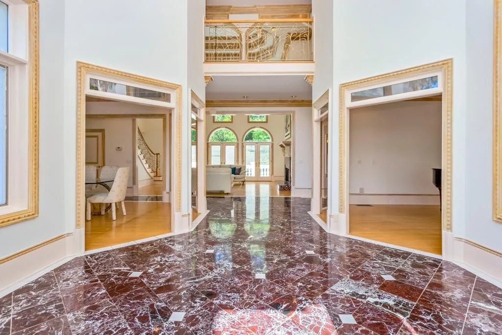 655 Fair Oaks Manor, Sandy Springs, Georgia 30327, 5 Bedrooms Bedrooms, ,6 BathroomsBathrooms,Residential,Sold,655 Fair Oaks Manor,6733564
