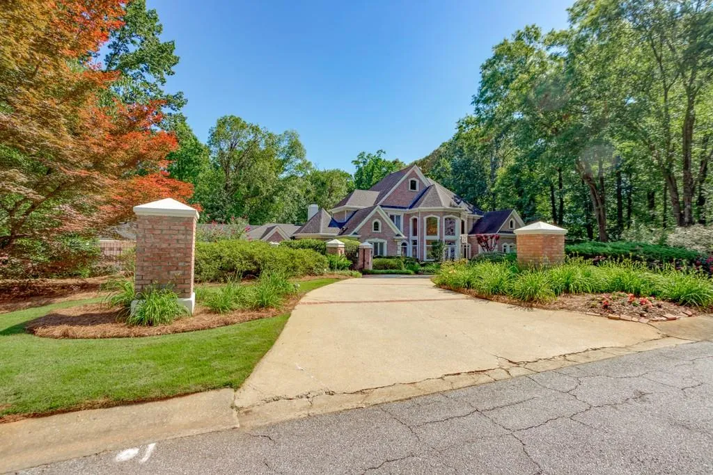 655 Fair Oaks Manor, Sandy Springs, Georgia 30327, 5 Bedrooms Bedrooms, ,6 BathroomsBathrooms,Residential,Sold,655 Fair Oaks Manor,6733564
