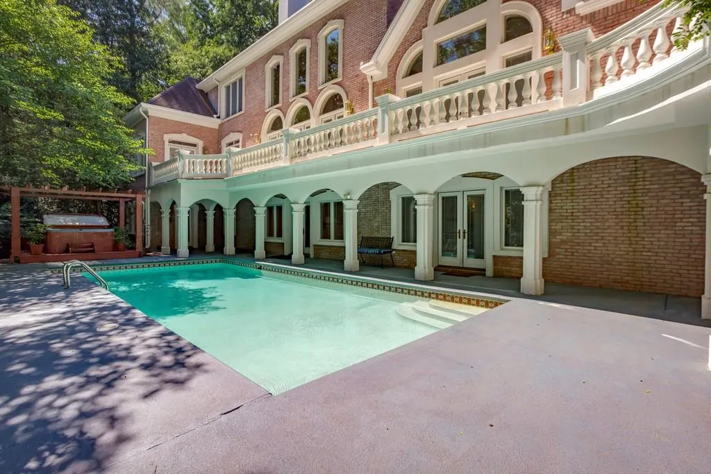 655 Fair Oaks Manor, Sandy Springs, Georgia 30327, 5 Bedrooms Bedrooms, ,6 BathroomsBathrooms,Residential,Sold,655 Fair Oaks Manor,6733564