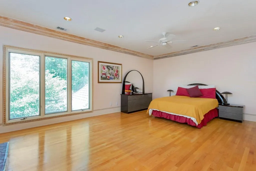 655 Fair Oaks Manor, Sandy Springs, Georgia 30327, 5 Bedrooms Bedrooms, ,6 BathroomsBathrooms,Residential,Sold,655 Fair Oaks Manor,6733564