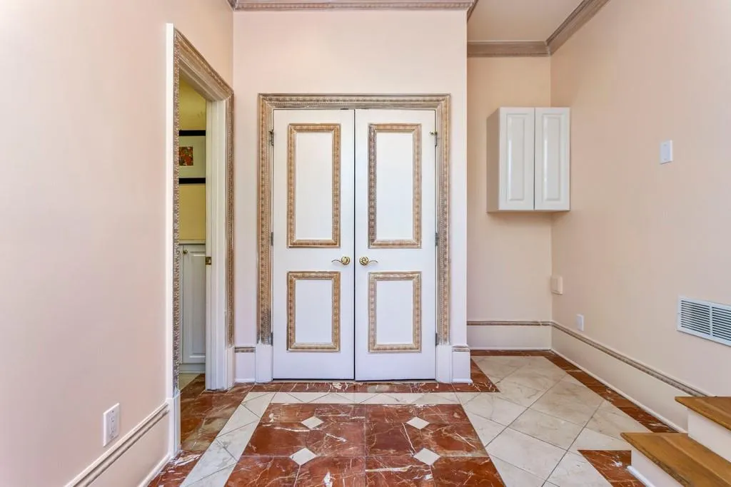 655 Fair Oaks Manor, Sandy Springs, Georgia 30327, 5 Bedrooms Bedrooms, ,6 BathroomsBathrooms,Residential,Sold,655 Fair Oaks Manor,6733564