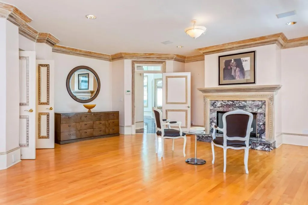 655 Fair Oaks Manor, Sandy Springs, Georgia 30327, 5 Bedrooms Bedrooms, ,6 BathroomsBathrooms,Residential,Sold,655 Fair Oaks Manor,6733564