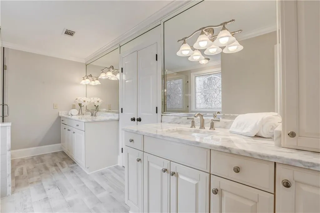 1609 Lazy River Lane, Sandy Springs, Georgia 30350, 5 Bedrooms Bedrooms, ,4 BathroomsBathrooms,Residential,Sold,1609 Lazy River Lane,5952440