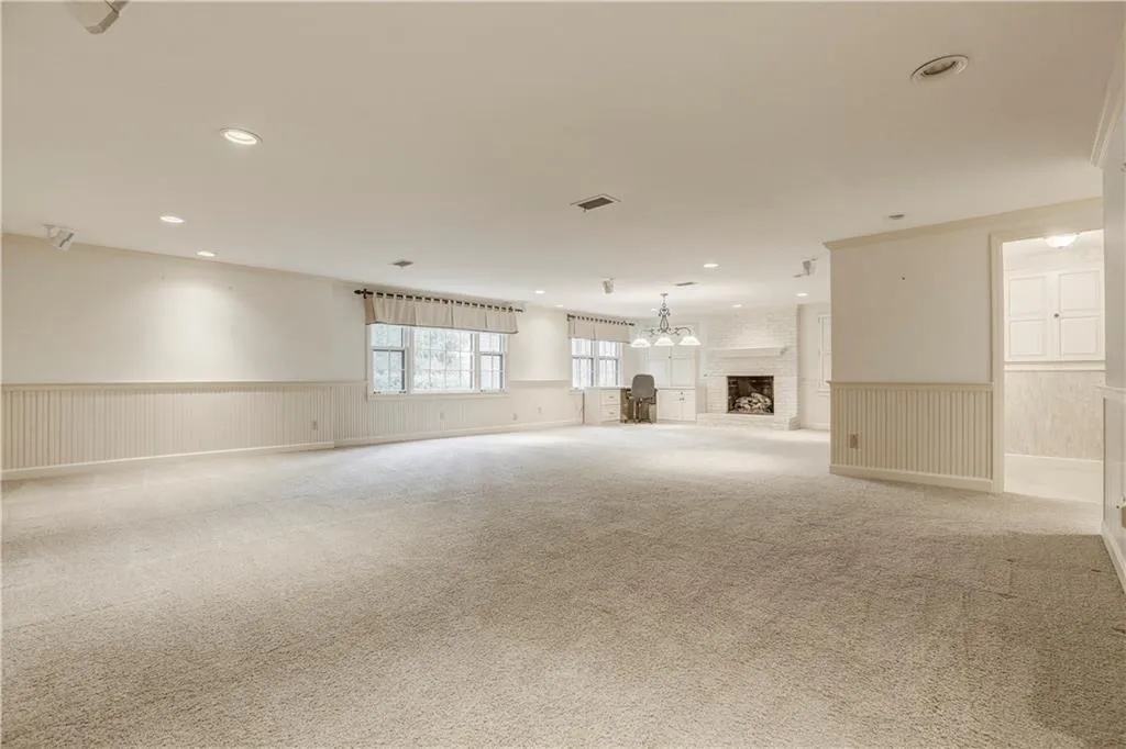 1609 Lazy River Lane, Sandy Springs, Georgia 30350, 5 Bedrooms Bedrooms, ,4 BathroomsBathrooms,Residential,Sold,1609 Lazy River Lane,5952440