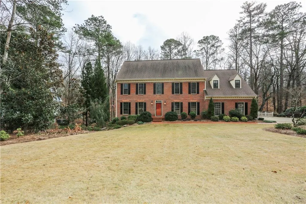 1609 Lazy River Lane, Sandy Springs, Georgia 30350, 5 Bedrooms Bedrooms, ,4 BathroomsBathrooms,Residential,Sold,1609 Lazy River Lane,5952440