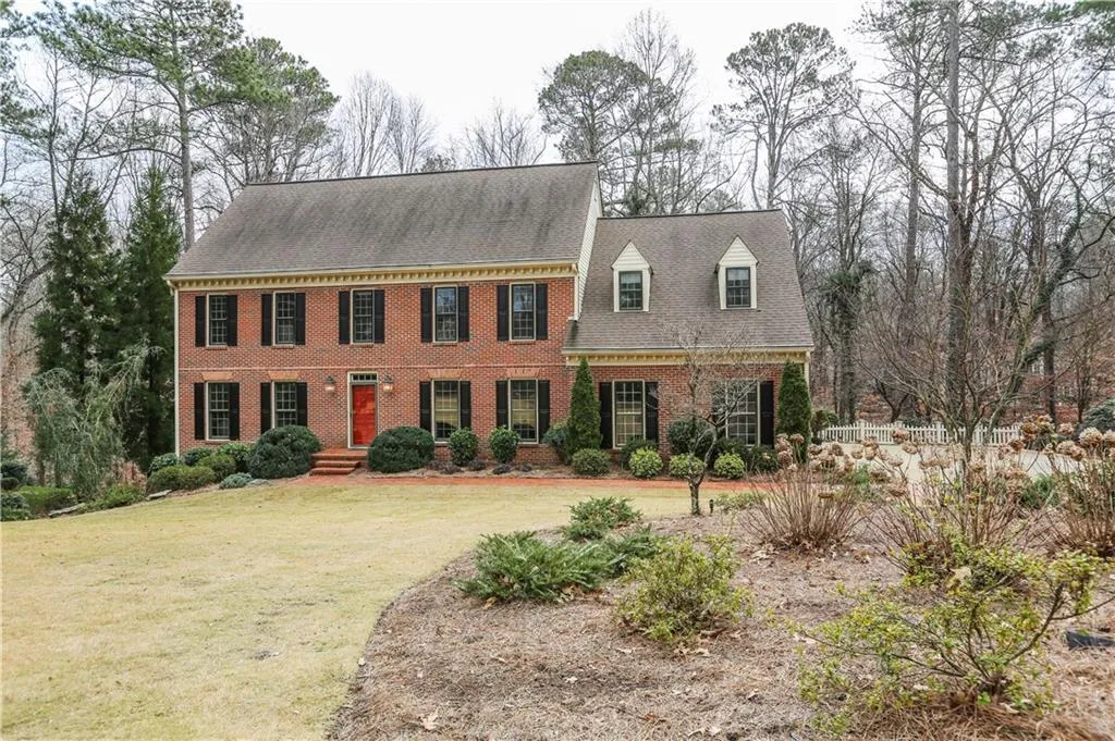 1609 Lazy River Lane, Sandy Springs, Georgia 30350, 5 Bedrooms Bedrooms, ,4 BathroomsBathrooms,Residential,Sold,1609 Lazy River Lane,5952440