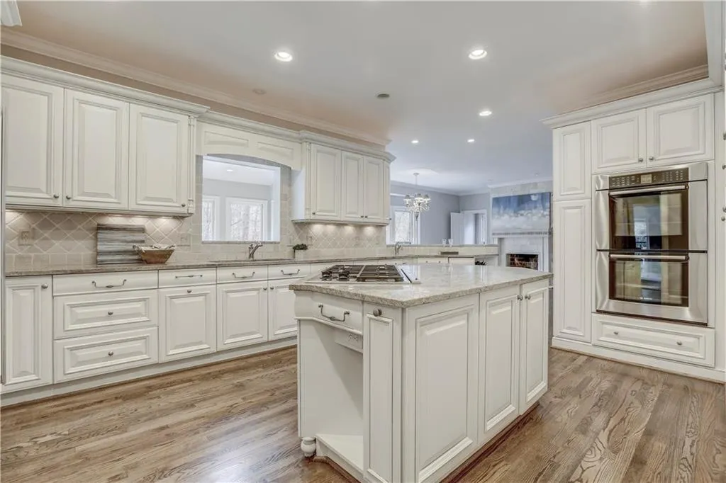 1609 Lazy River Lane, Sandy Springs, Georgia 30350, 5 Bedrooms Bedrooms, ,4 BathroomsBathrooms,Residential,Sold,1609 Lazy River Lane,5952440