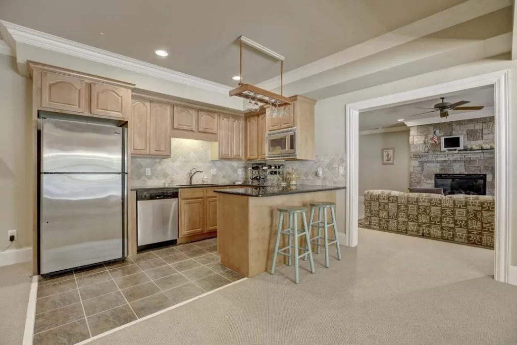 8222 Hewlett Road, Sandy Springs, Georgia 30350, 5 Bedrooms Bedrooms, ,5 BathroomsBathrooms,Residential,Sold,8222 Hewlett Road,6834832