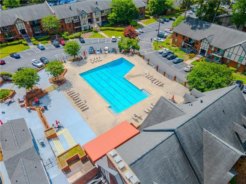 6851 Roswell Road Unit 0-26, Atlanta, Georgia 30328, 2 Bedrooms Bedrooms, ,2 BathroomsBathrooms,Residential,For Sale,6851 Roswell Road Unit 0-26,7570582