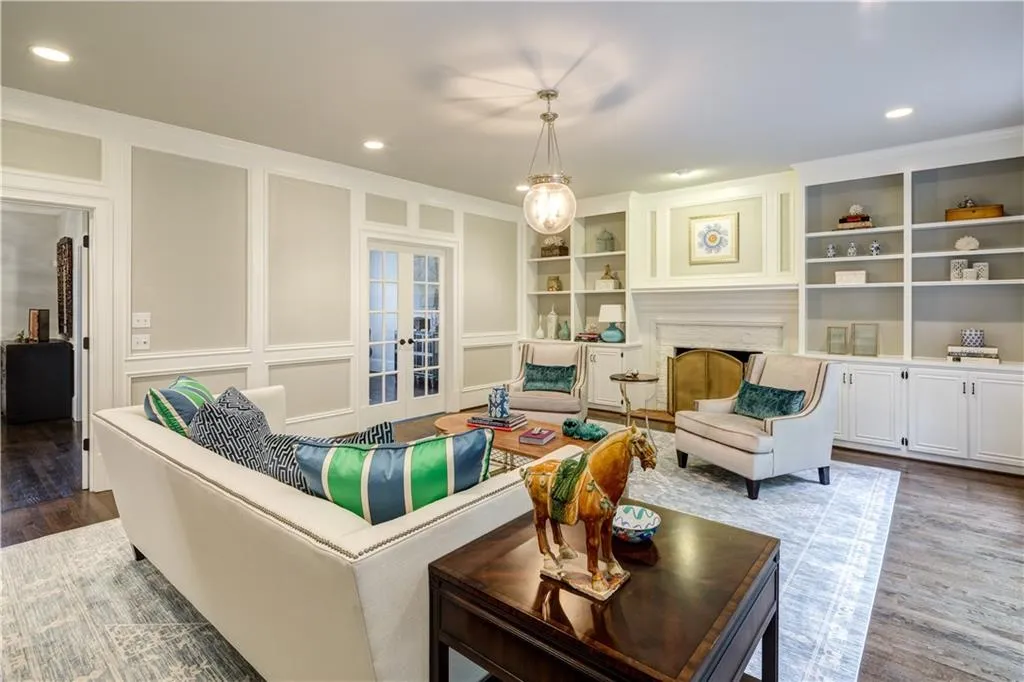 7800 Landowne Drive, Sandy Springs, Georgia 30350, 5 Bedrooms Bedrooms, ,4 BathroomsBathrooms,Residential,Sold,7800 Landowne Drive,5957331