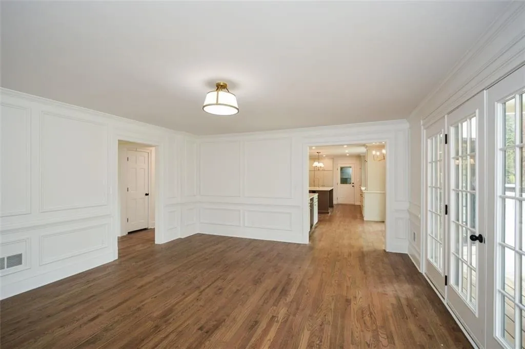 805 Wesley Oak Road, Sandy Springs, Georgia 30328, 5 Bedrooms Bedrooms, ,4 BathroomsBathrooms,Residential,For Sale,805 Wesley Oak Road,7625660