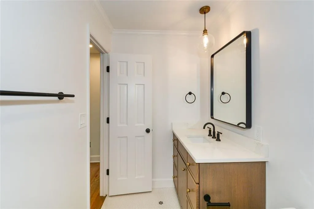 805 Wesley Oak Road, Sandy Springs, Georgia 30328, 5 Bedrooms Bedrooms, ,4 BathroomsBathrooms,Residential,For Sale,805 Wesley Oak Road,7625660