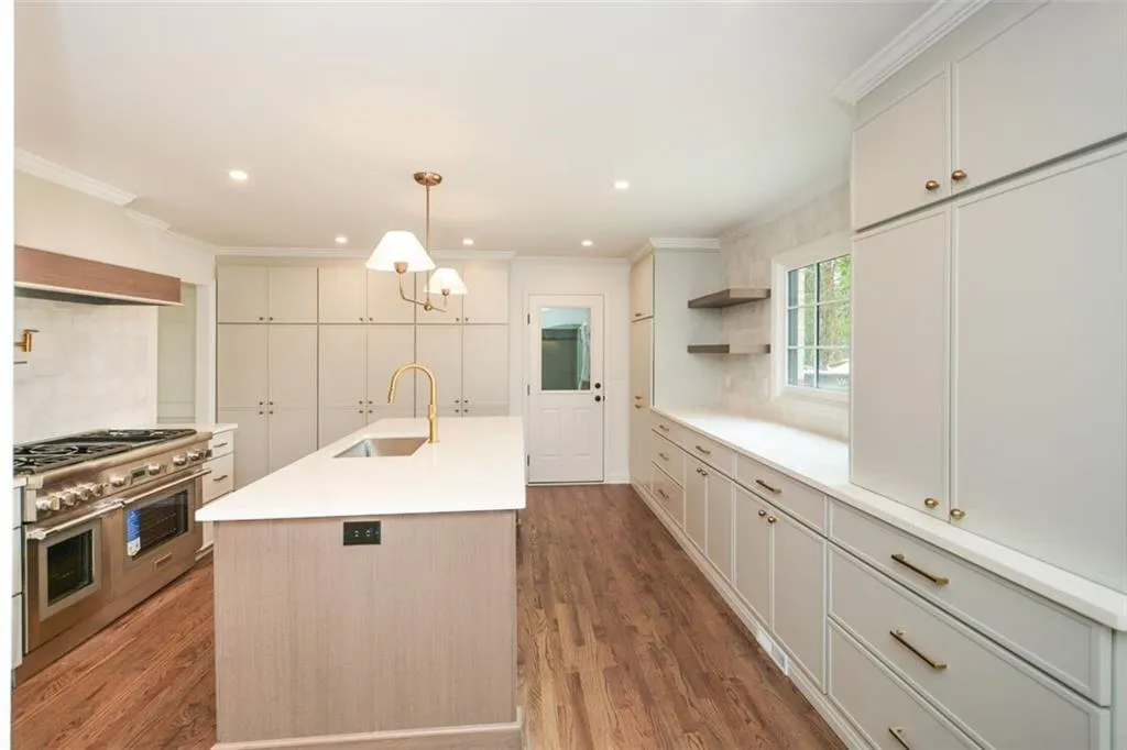 805 Wesley Oak Road, Sandy Springs, Georgia 30328, 5 Bedrooms Bedrooms, ,4 BathroomsBathrooms,Residential,For Sale,805 Wesley Oak Road,7625660