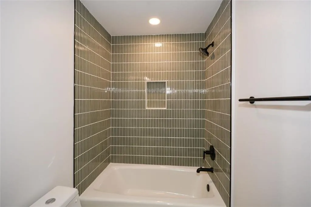 805 Wesley Oak Road, Sandy Springs, Georgia 30328, 5 Bedrooms Bedrooms, ,4 BathroomsBathrooms,Residential,For Sale,805 Wesley Oak Road,7625660