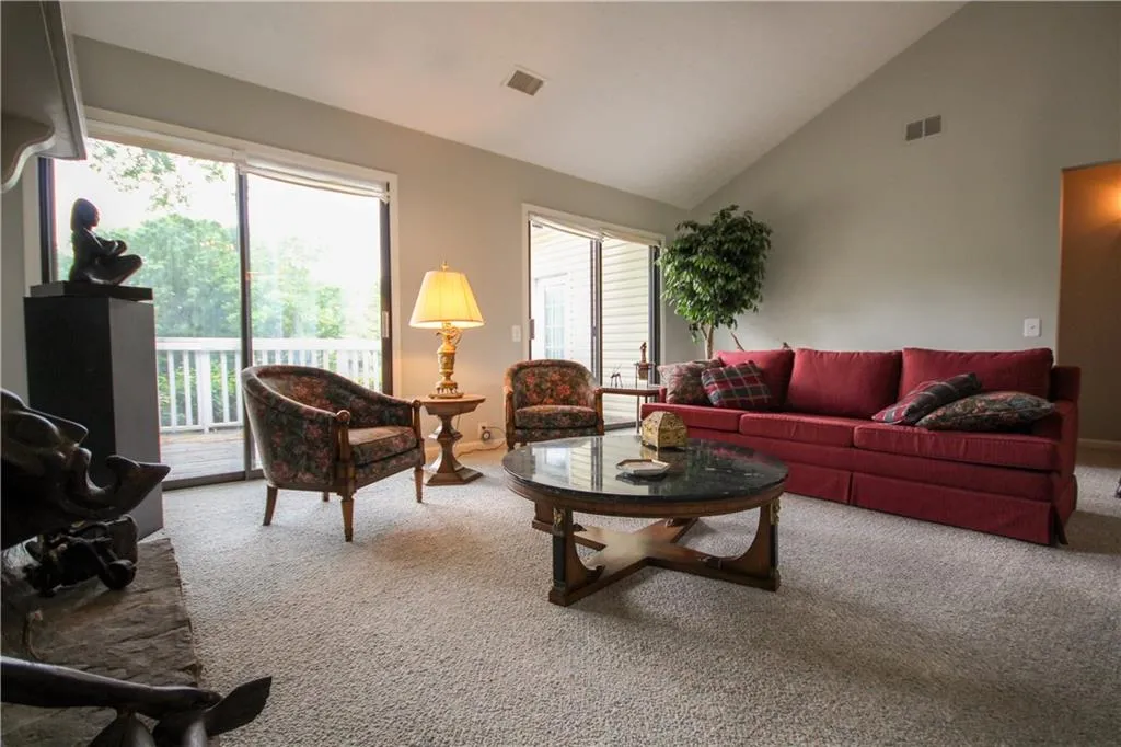 96 Dunwoody Springs Drive Unit 96, Sandy Springs, Georgia 30328, 3 Bedrooms Bedrooms, ,2 BathroomsBathrooms,Residential,Sold,96 Dunwoody Springs Drive Unit 96,5837502