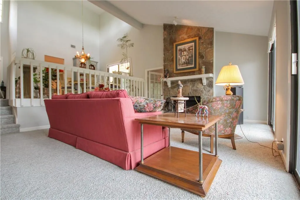 96 Dunwoody Springs Drive Unit 96, Sandy Springs, Georgia 30328, 3 Bedrooms Bedrooms, ,2 BathroomsBathrooms,Residential,Sold,96 Dunwoody Springs Drive Unit 96,5837502