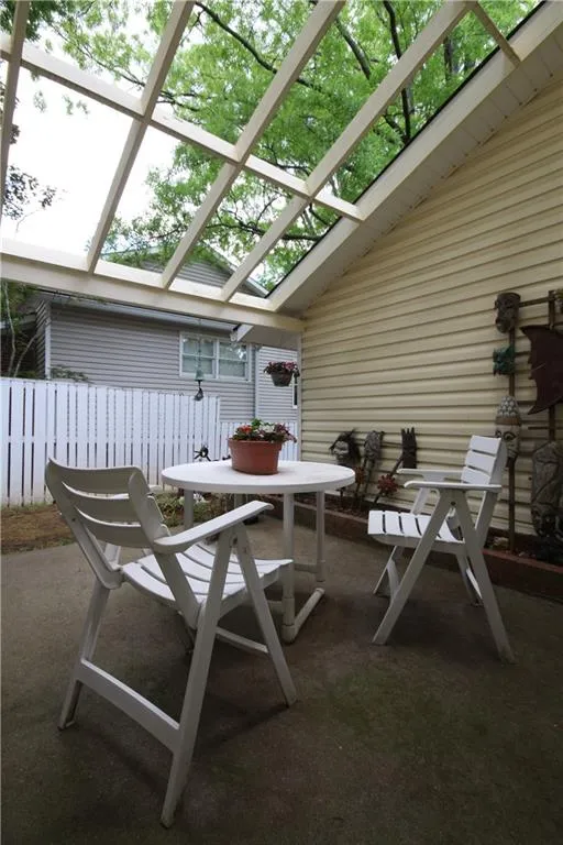96 Dunwoody Springs Drive Unit 96, Sandy Springs, Georgia 30328, 3 Bedrooms Bedrooms, ,2 BathroomsBathrooms,Residential,Sold,96 Dunwoody Springs Drive Unit 96,5837502