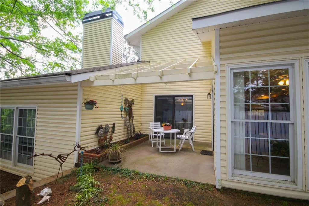 96 Dunwoody Springs Drive Unit 96, Sandy Springs, Georgia 30328, 3 Bedrooms Bedrooms, ,2 BathroomsBathrooms,Residential,Sold,96 Dunwoody Springs Drive Unit 96,5837502