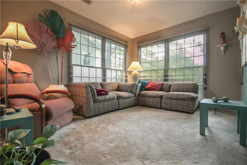 96 Dunwoody Springs Drive Unit 96, Sandy Springs, Georgia 30328, 3 Bedrooms Bedrooms, ,2 BathroomsBathrooms,Residential,Sold,96 Dunwoody Springs Drive Unit 96,5837502