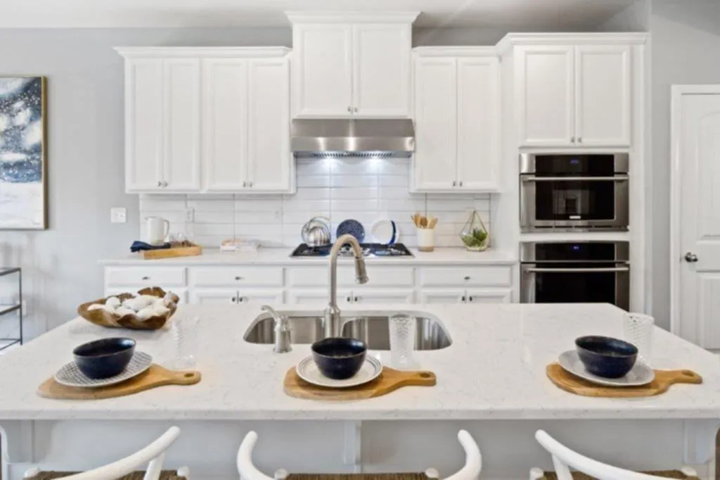 350 Provenance Drive, Sandy Springs, Georgia 30328, 4 Bedrooms Bedrooms, ,3 BathroomsBathrooms,Residential,Sold,350 Provenance Drive,6701751