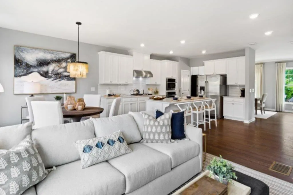 350 Provenance Drive, Sandy Springs, Georgia 30328, 4 Bedrooms Bedrooms, ,3 BathroomsBathrooms,Residential,Sold,350 Provenance Drive,6701751