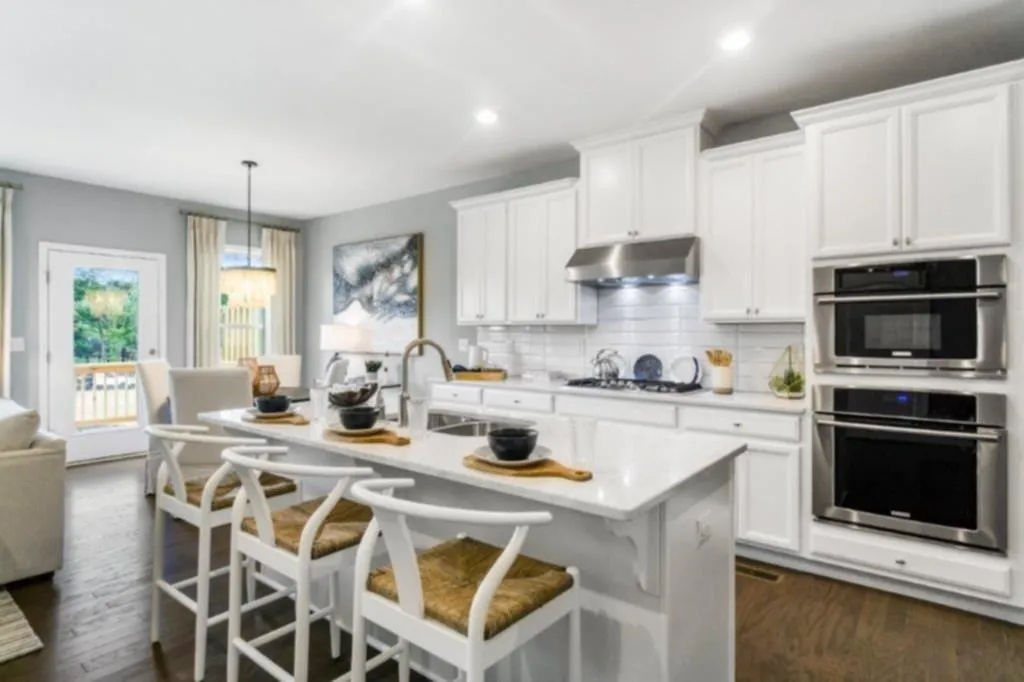 350 Provenance Drive, Sandy Springs, Georgia 30328, 4 Bedrooms Bedrooms, ,3 BathroomsBathrooms,Residential,Sold,350 Provenance Drive,6701751