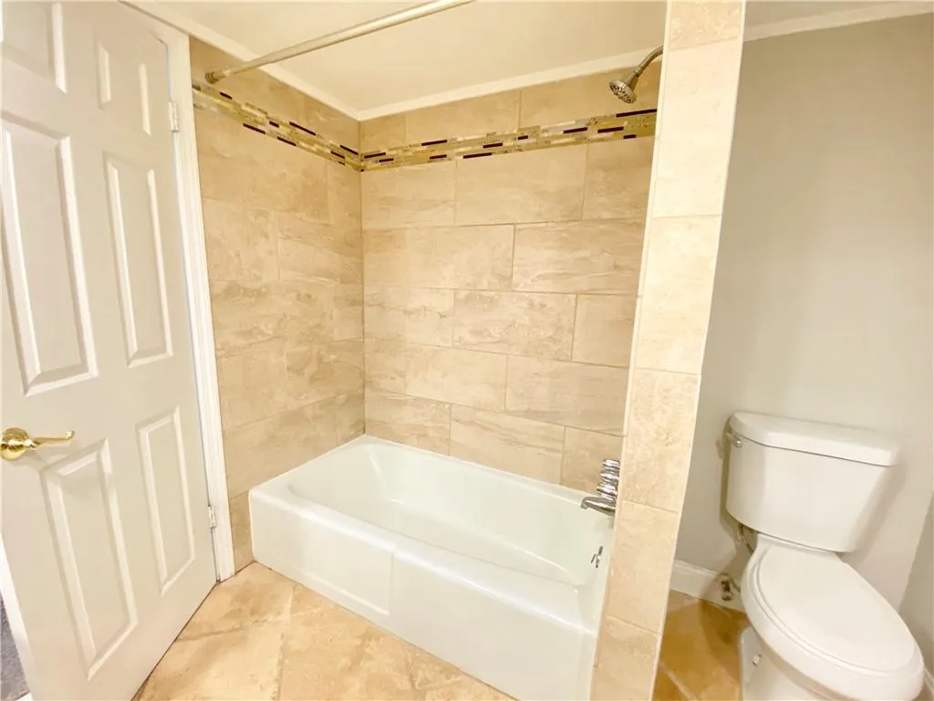 6851 Roswell Road Unit Q14, Sandy Springs, Georgia 30328, 3 Bedrooms Bedrooms, ,2 BathroomsBathrooms,Residential,Sold,6851 Roswell Road Unit Q14,7128500