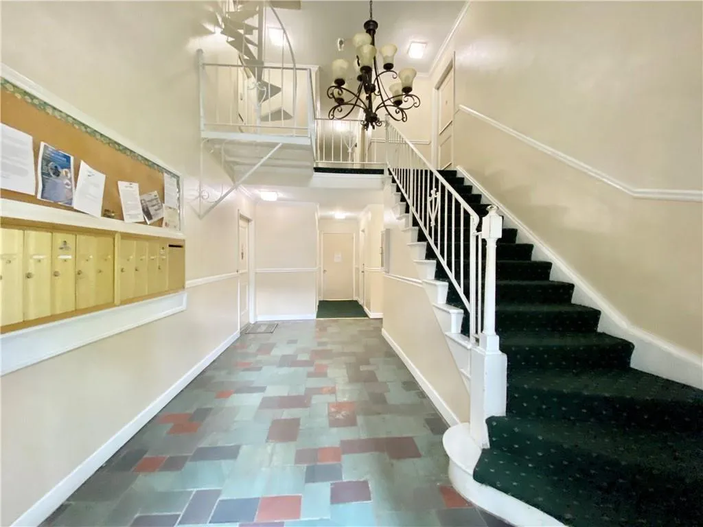 6851 Roswell Road Unit Q14, Sandy Springs, Georgia 30328, 3 Bedrooms Bedrooms, ,2 BathroomsBathrooms,Residential,Sold,6851 Roswell Road Unit Q14,7128500