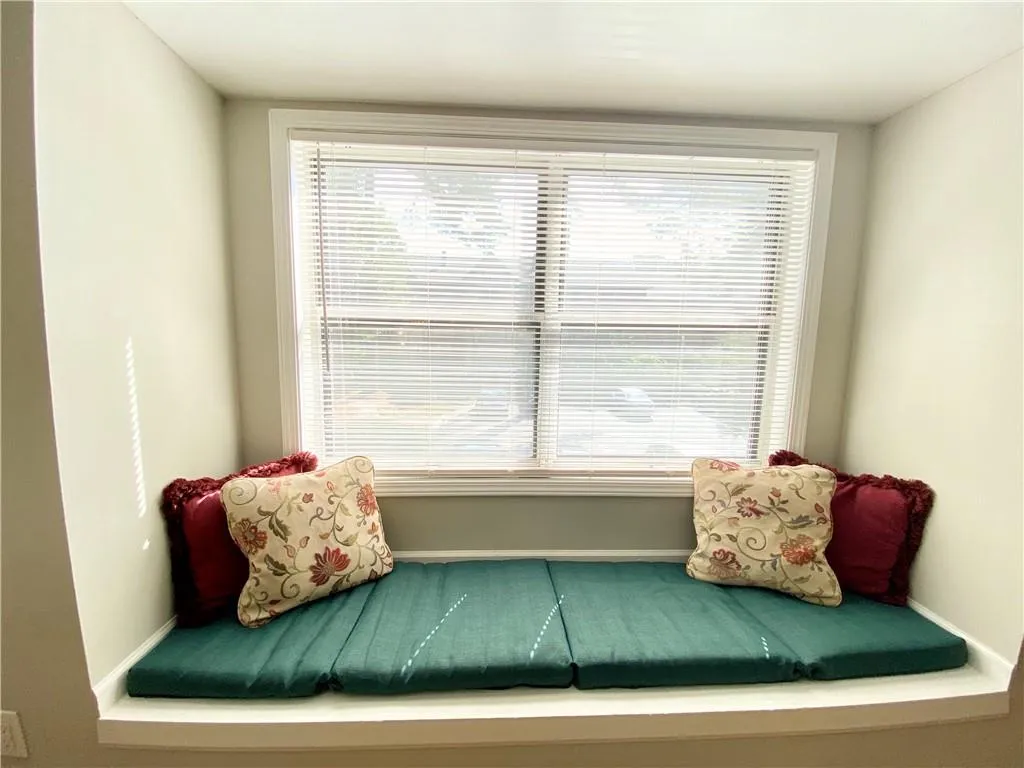 6851 Roswell Road Unit Q14, Sandy Springs, Georgia 30328, 3 Bedrooms Bedrooms, ,2 BathroomsBathrooms,Residential,Sold,6851 Roswell Road Unit Q14,7128500