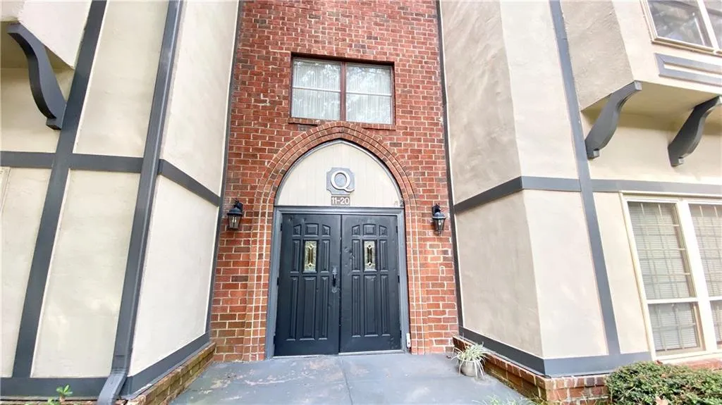 6851 Roswell Road Unit Q14, Sandy Springs, Georgia 30328, 3 Bedrooms Bedrooms, ,2 BathroomsBathrooms,Residential,Sold,6851 Roswell Road Unit Q14,7128500