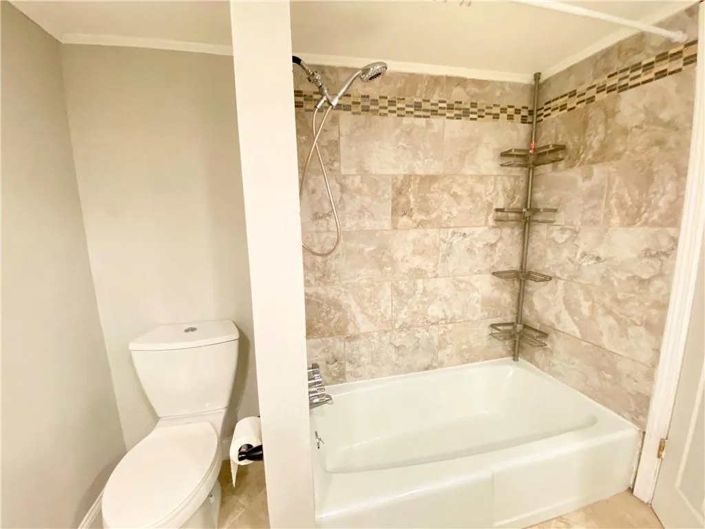 6851 Roswell Road Unit Q14, Sandy Springs, Georgia 30328, 3 Bedrooms Bedrooms, ,2 BathroomsBathrooms,Residential,Sold,6851 Roswell Road Unit Q14,7128500