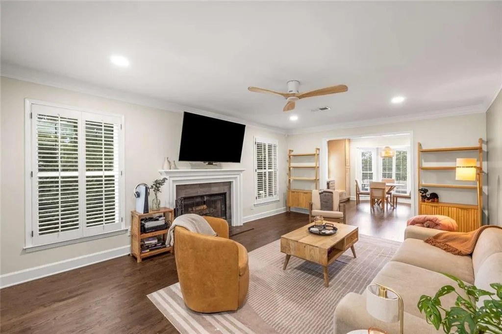 801 Defoors Mill Circle Nw, Atlanta, Georgia 30318, 3 Bedrooms Bedrooms, ,2 BathroomsBathrooms,Residential,For Sale,801 Defoors Mill Circle Nw,7651065