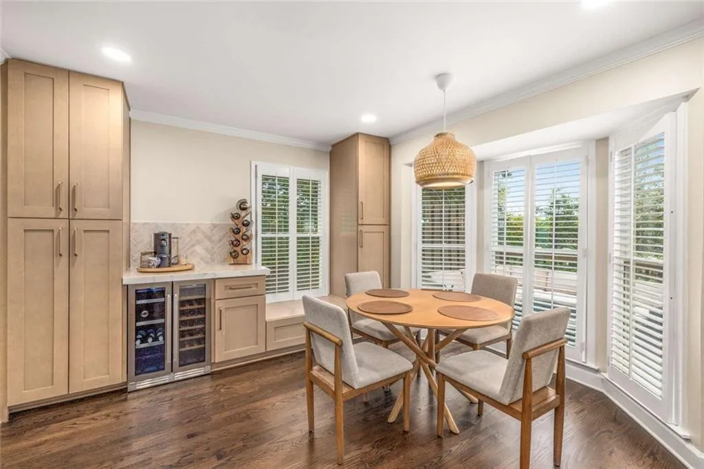 801 Defoors Mill Circle Nw, Atlanta, Georgia 30318, 3 Bedrooms Bedrooms, ,2 BathroomsBathrooms,Residential,For Sale,801 Defoors Mill Circle Nw,7651065